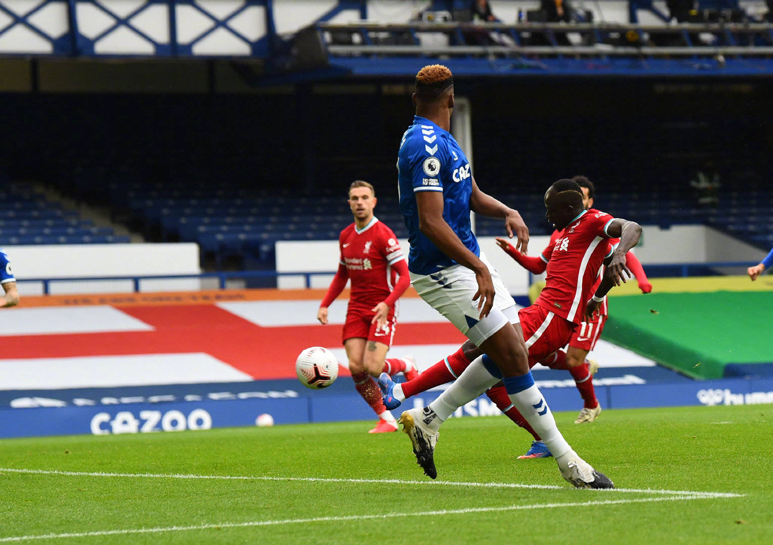 踩压对手小 踩压对手小